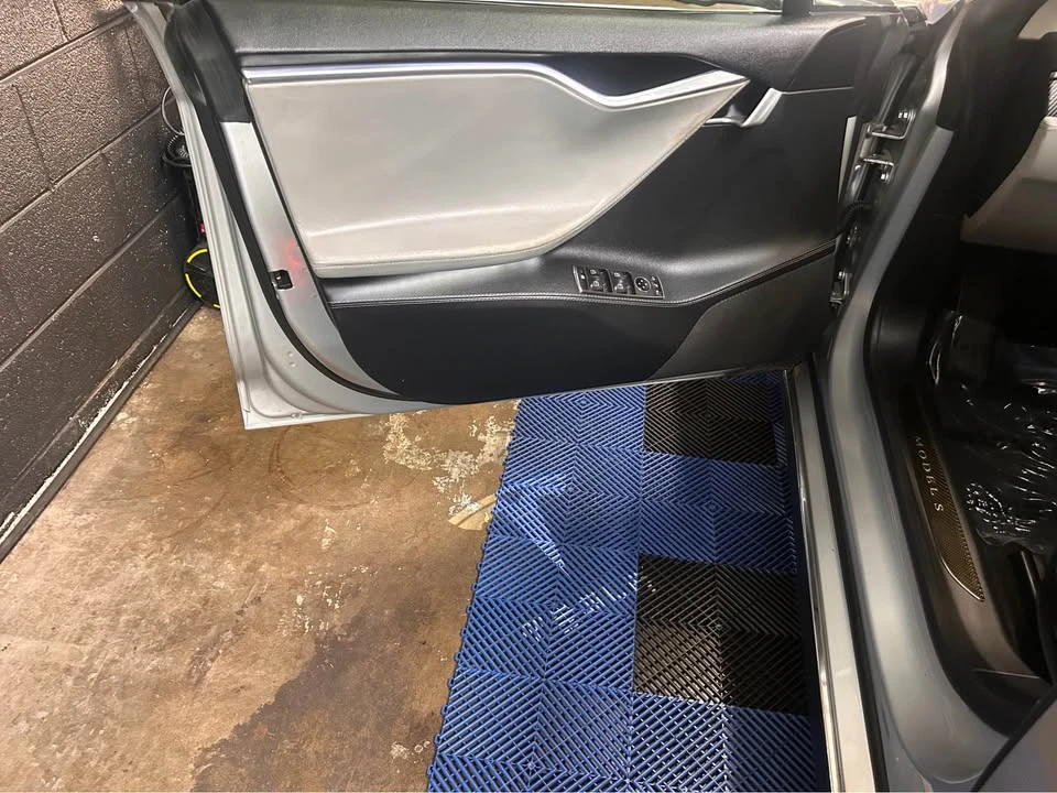 2014 Tesla Model S - Image 15 of 16
