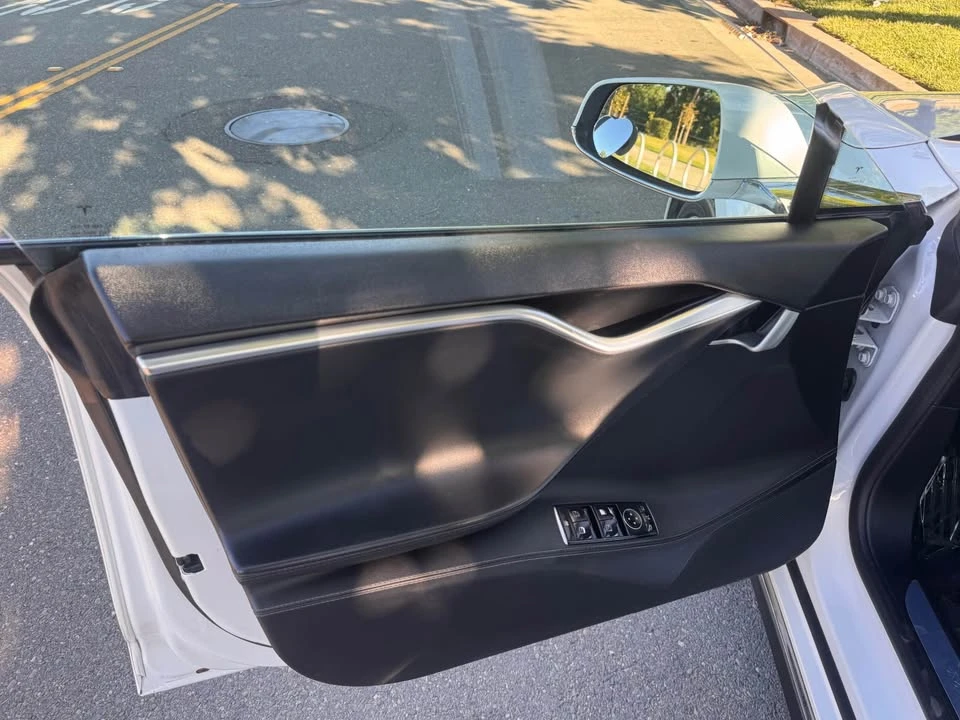 2014 Tesla Model S - Image 8 of 16