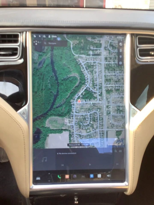 2014 Tesla Model S - Image 5 of 11