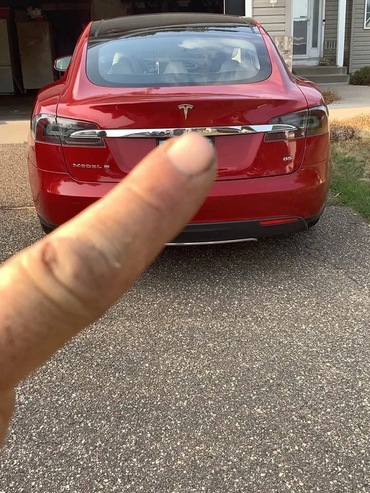 2014 Tesla Model S - Image 3 of 11