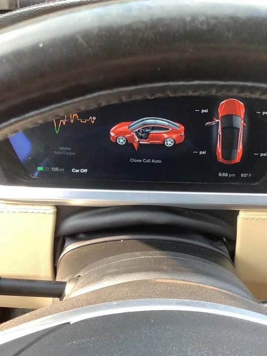 2014 Tesla Model S - Image 4 of 11
