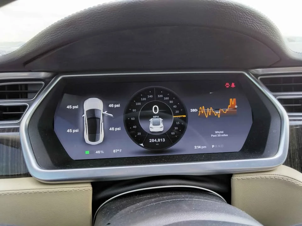 2014 Tesla Model S - Image 15 of 16