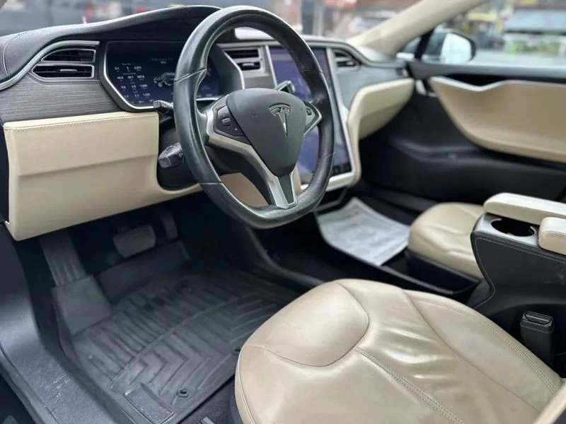 2014 Tesla Model S - Image 10 of 12