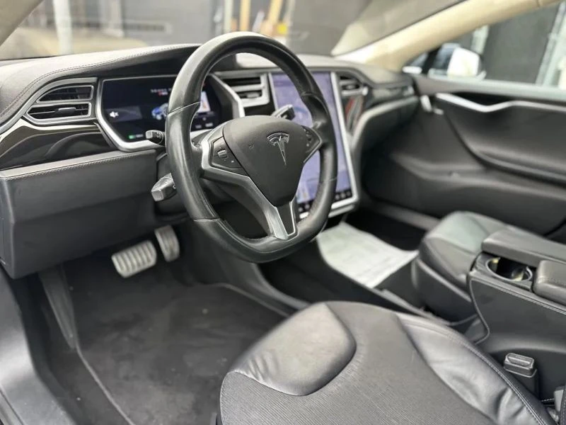 2014 Tesla Model S - Image 9 of 12