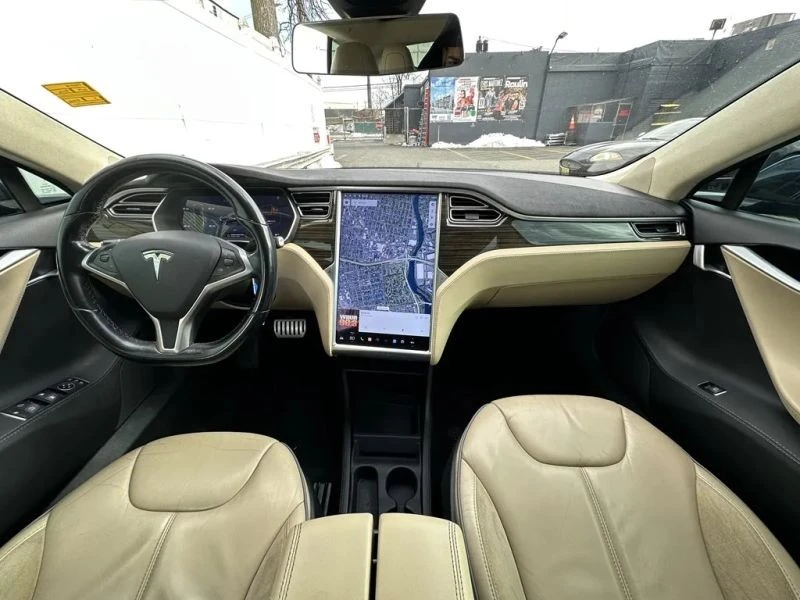 2014 Tesla Model S - Image 10 of 12