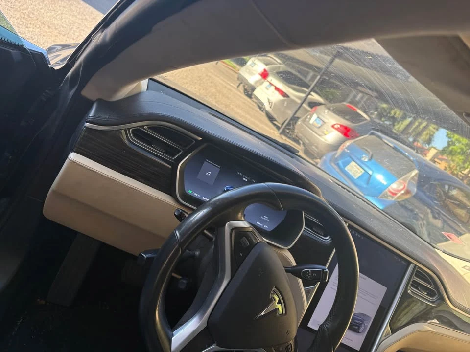 2014 Tesla Model S - Image 2 of 6
