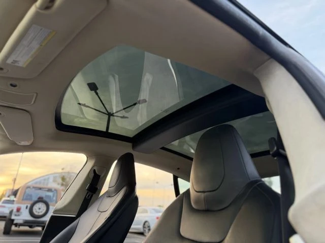 2014 Tesla Model S - Image 17 of 21