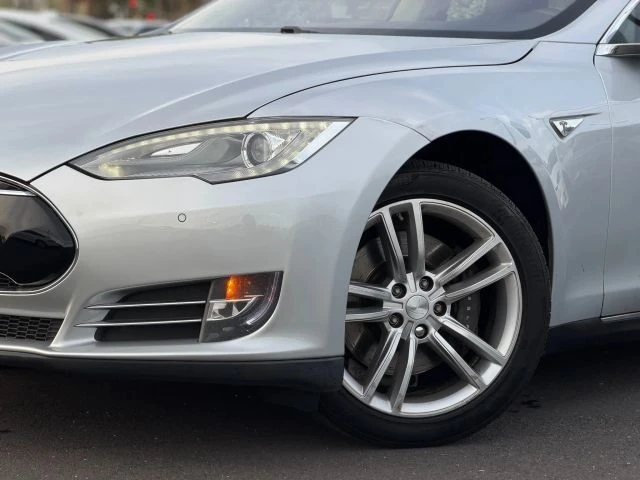 2014 Tesla Model S - Image 2 of 21