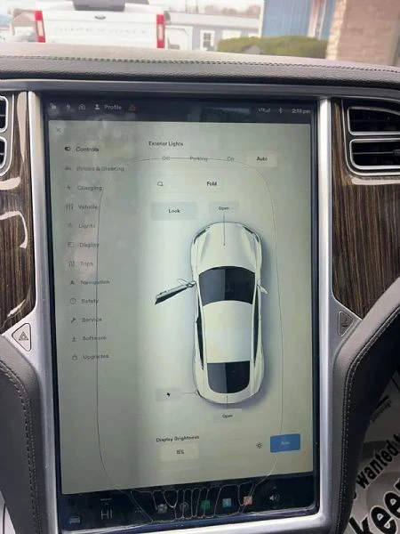 2014 Tesla Model S - Image 9 of 12