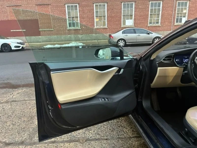 2014 Tesla Model S - Image 12 of 12