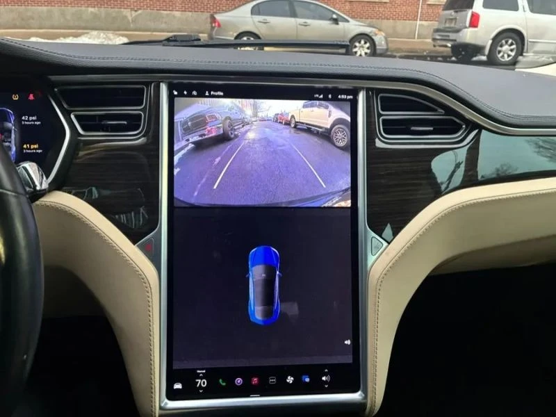 2014 Tesla Model S - Image 9 of 12