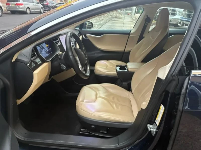 2014 Tesla Model S - Image 10 of 12