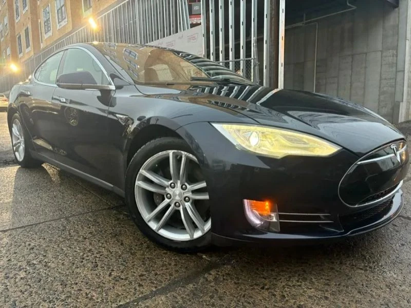 2014 Tesla Model S - Image 2 of 12