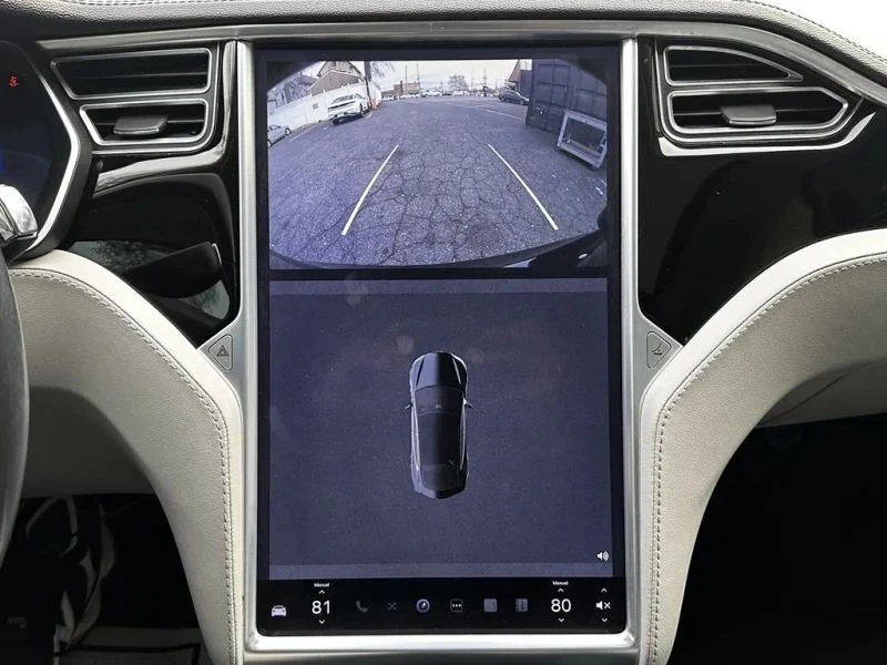 2014 Tesla Model S - Image 9 of 12