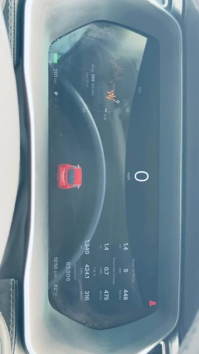 2014 Tesla Model S - Image 16 of 17