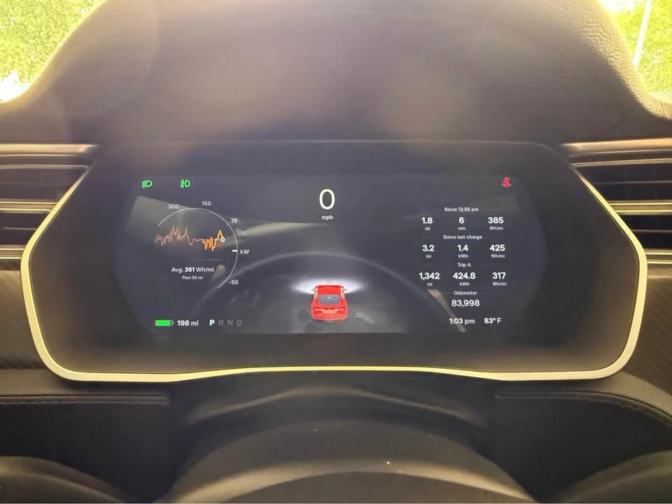 2014 Tesla Model S - Image 14 of 17