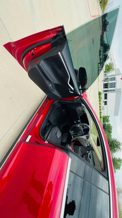 2014 Tesla Model S - Image 9 of 17