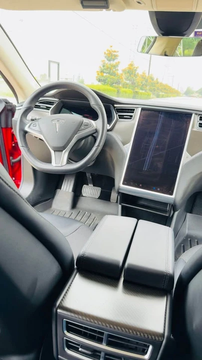 2014 Tesla Model S - Image 8 of 17