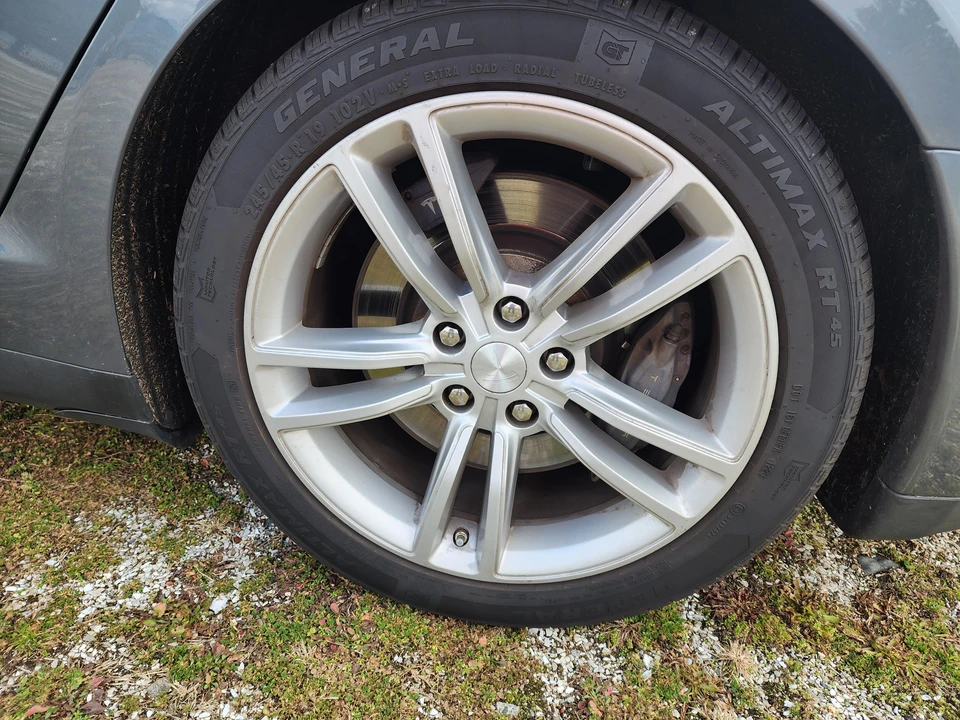 2014 Tesla Model S - Image 22 of 31