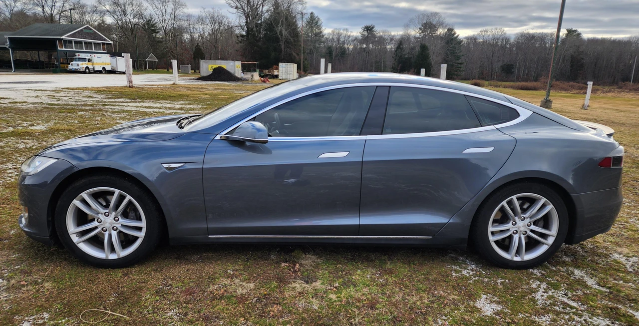 2014 Tesla Model S - Image 7 of 31