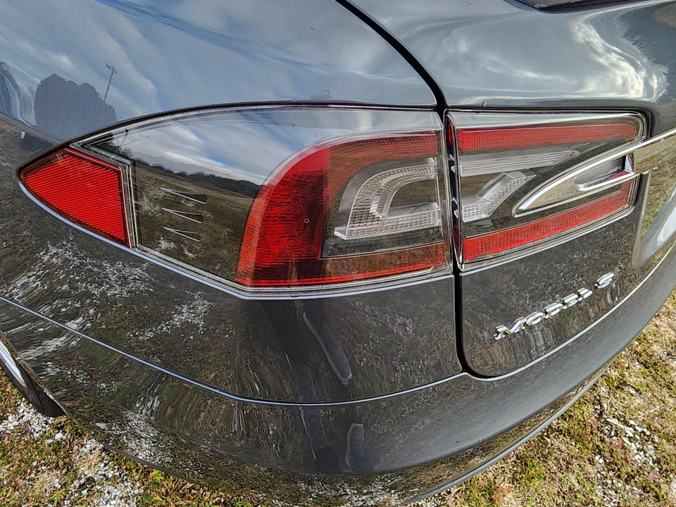 2014 Tesla Model S - Image 14 of 31