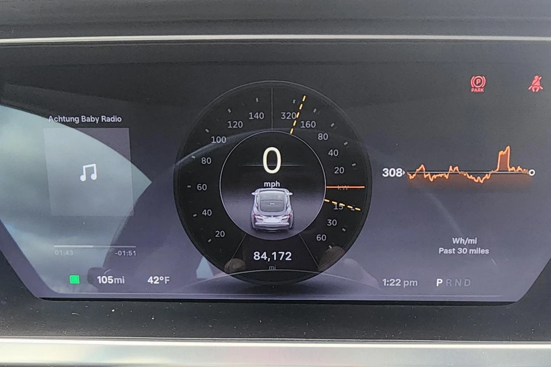2014 Tesla Model S - Image 29 of 31
