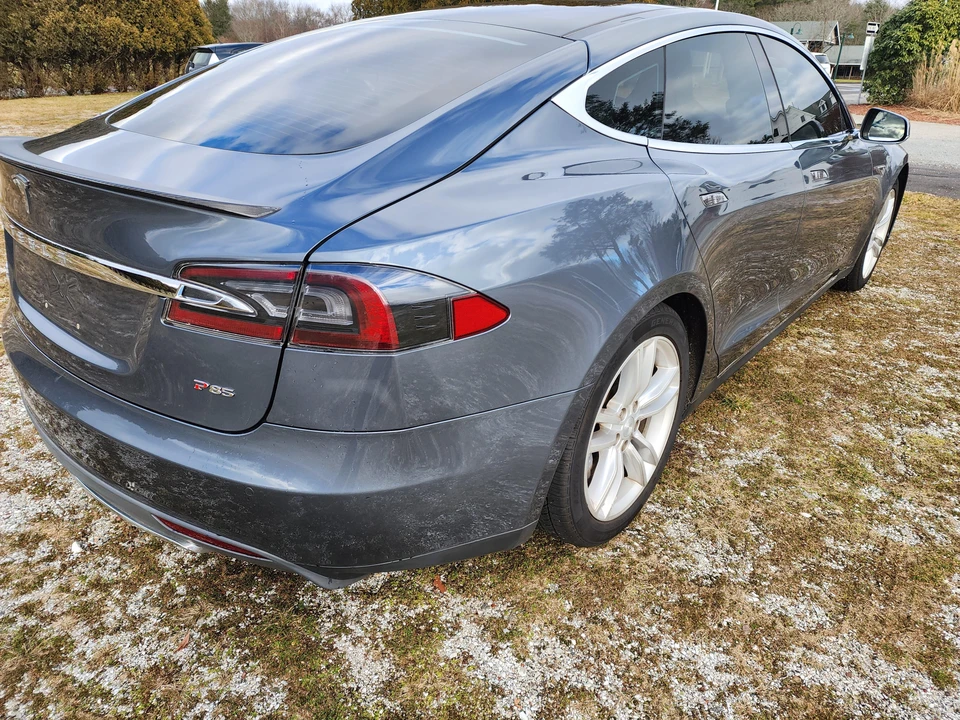 2014 Tesla Model S - Image 9 of 31
