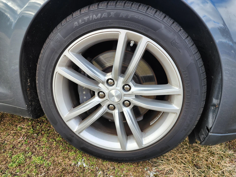 2014 Tesla Model S - Image 24 of 31