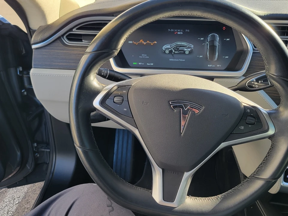 2014 Tesla Model S - Image 10 of 21
