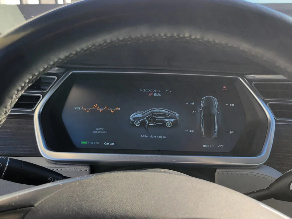 2014 Tesla Model S - Image 8 of 21