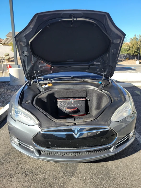 2014 Tesla Model S - Image 9 of 21