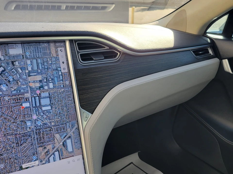 2014 Tesla Model S - Image 19 of 21