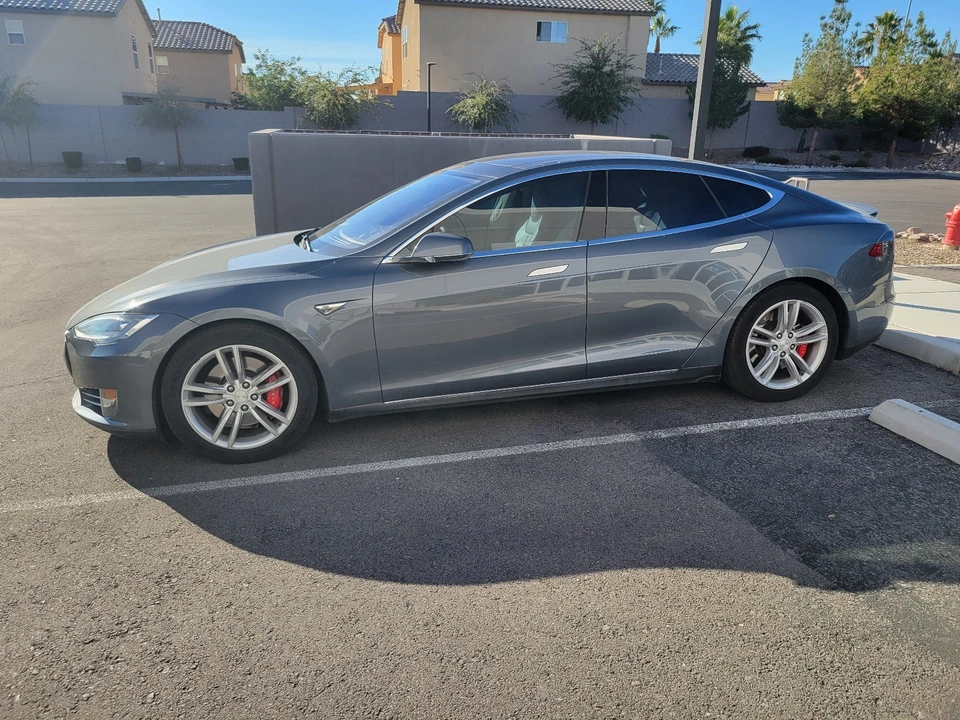 2014 Tesla Model S - Image 20 of 21