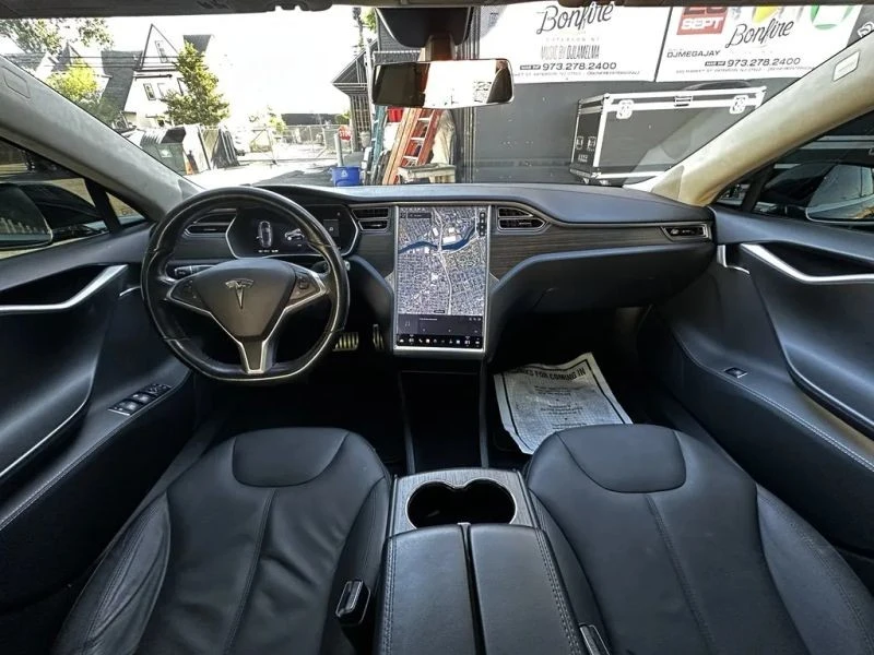 2014 Tesla Model S - Image 9 of 12