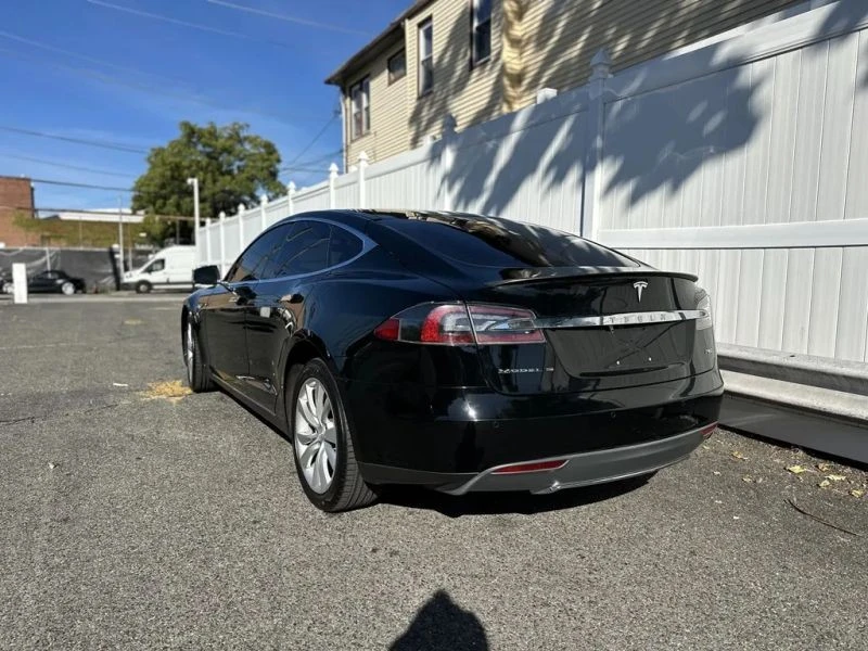 2014 Tesla Model S - Image 5 of 12