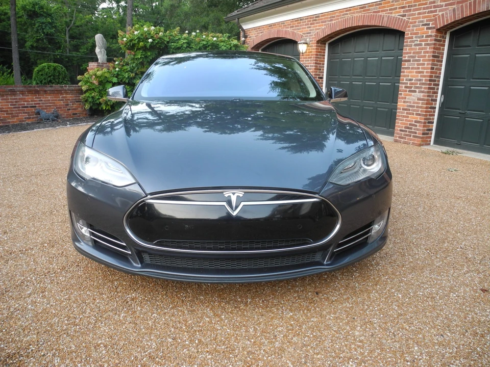 2014 Tesla Model S - Image 18 of 31