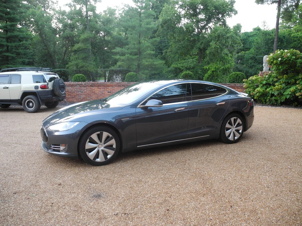 2014 Tesla Model S - Image 4 of 31