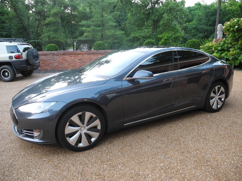 2014 Tesla Model S - Image 3 of 31