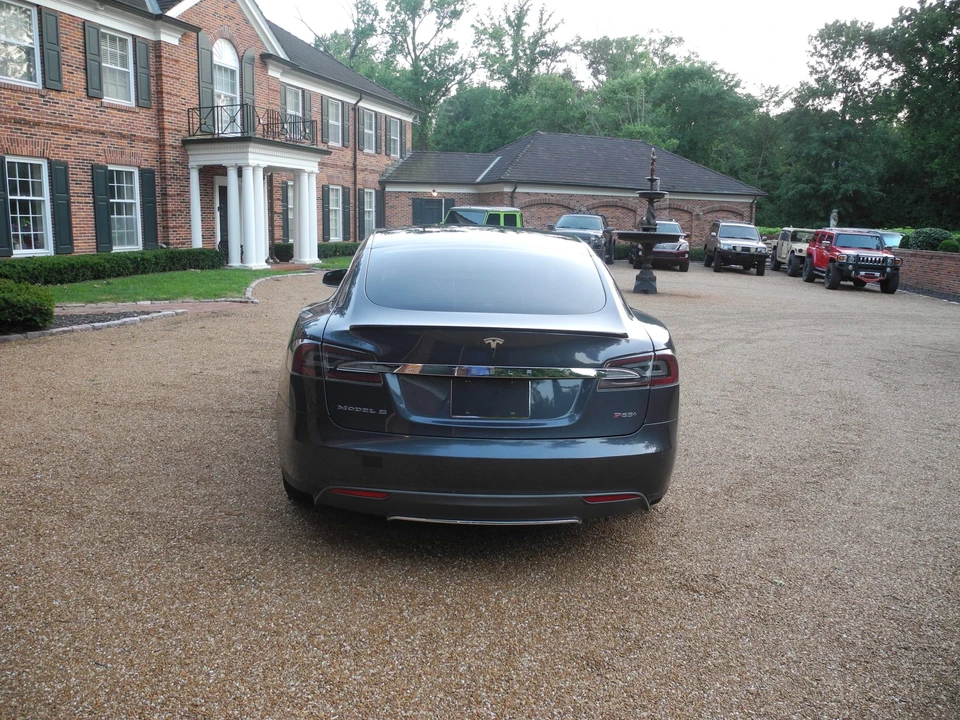 2014 Tesla Model S - Image 8 of 31