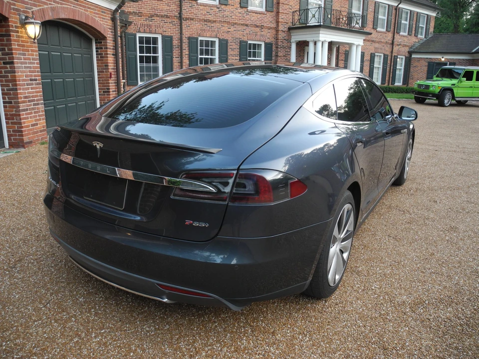 2014 Tesla Model S - Image 11 of 31