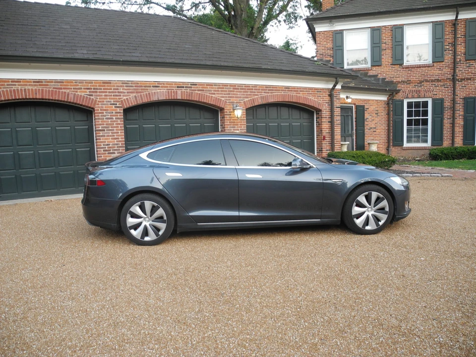 2014 Tesla Model S - Image 12 of 31