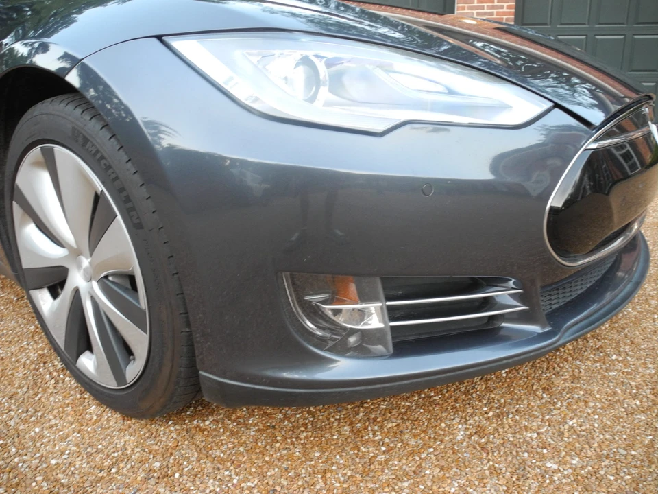 2014 Tesla Model S - Image 19 of 31