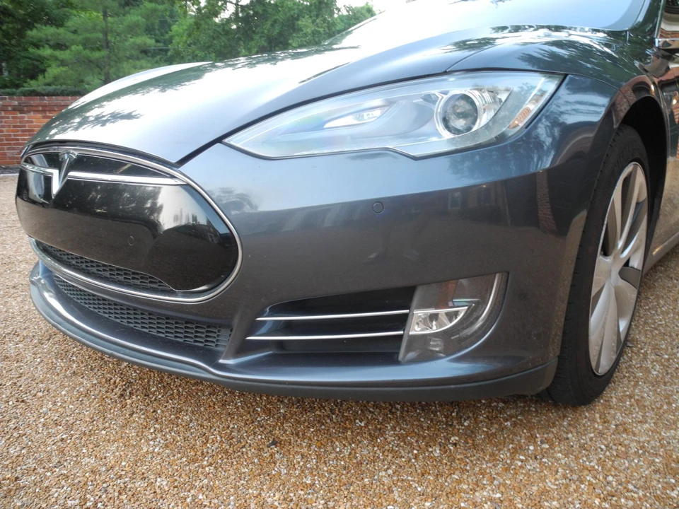 2014 Tesla Model S - Image 21 of 31