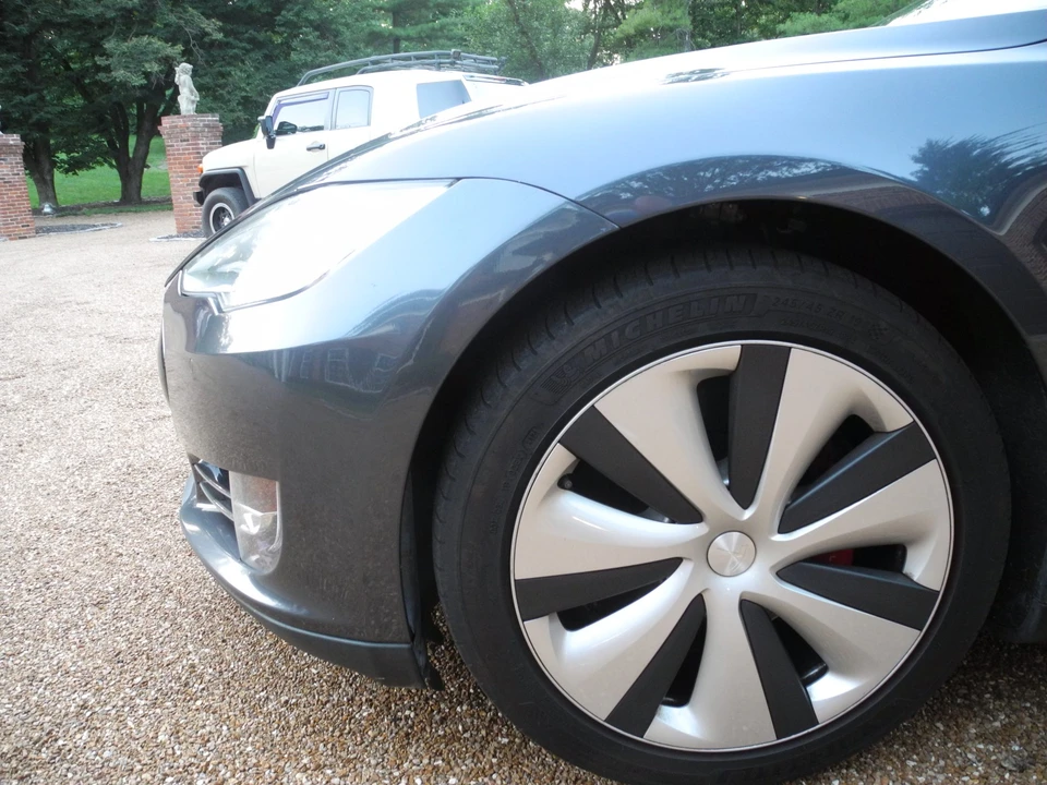 2014 Tesla Model S - Image 24 of 31