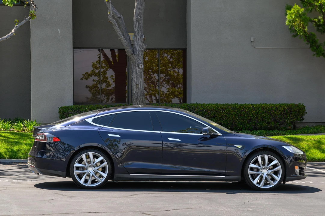 2014 Tesla Model S - Image 20 of 31