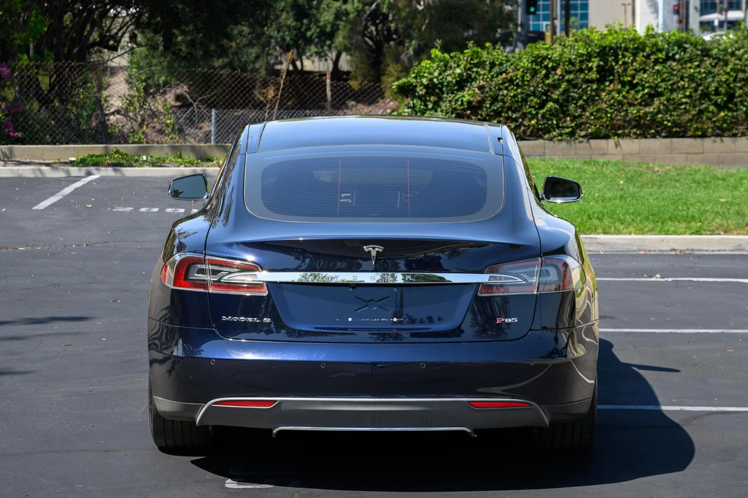 2014 Tesla Model S - Image 16 of 31