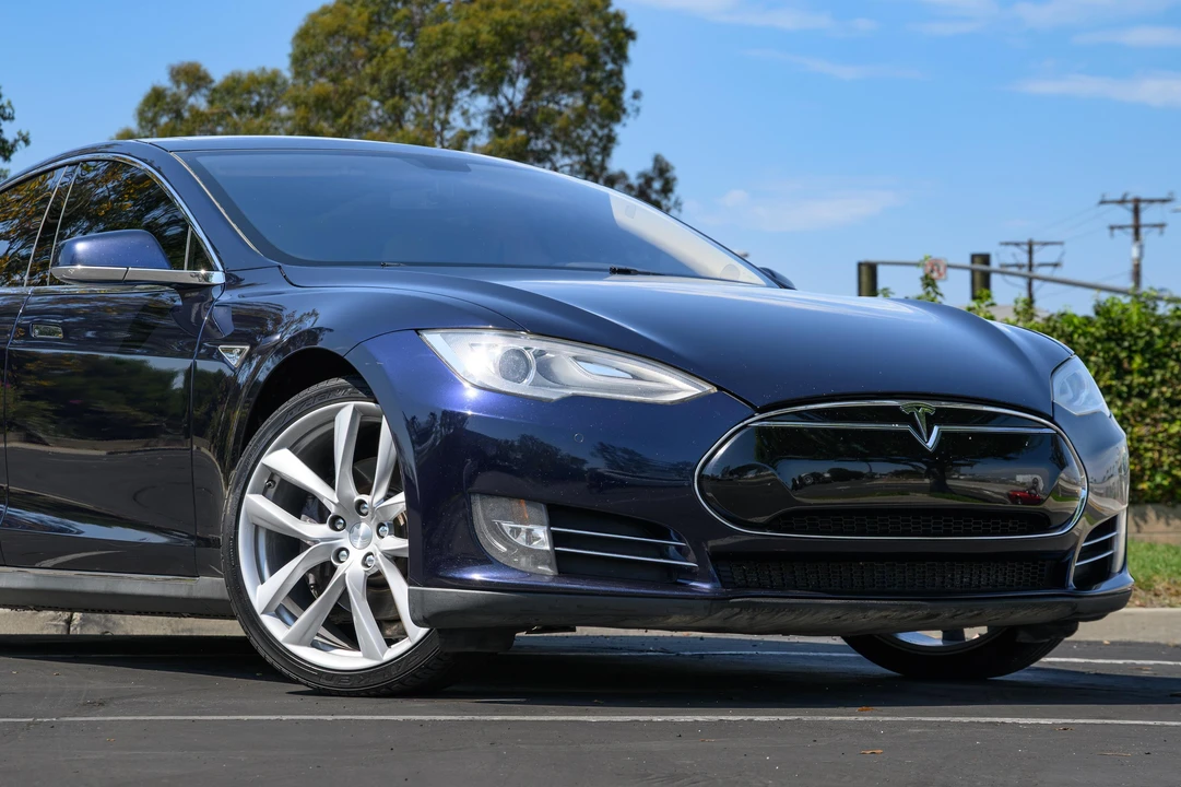2014 Tesla Model S - Image 24 of 31
