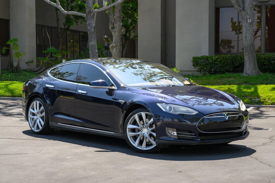 2014 Tesla Model S - Image 23 of 31