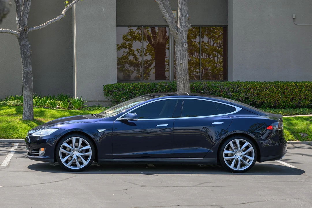 2014 Tesla Model S - Image 11 of 31