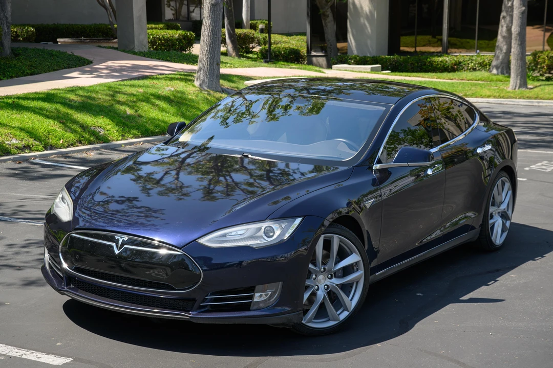 2014 Tesla Model S - Image 8 of 31